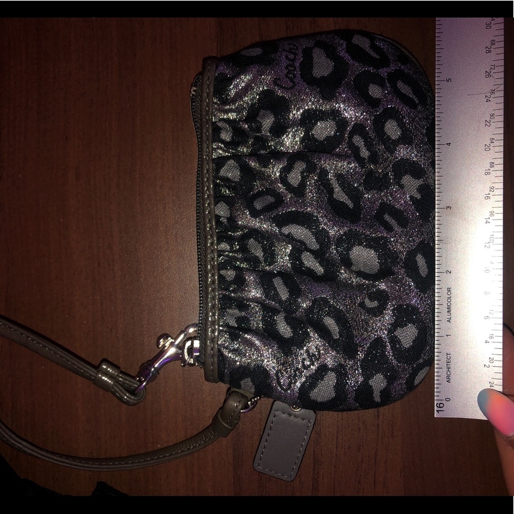 Coach hand/change wallet - Picture 4 of 4